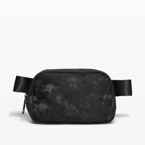 LULULEMON Everywhere Belt Bag in Fragment Camo Jacquard Black‎